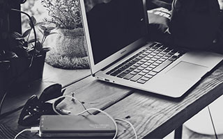 中超直播-【英超】铁腰双响破纪录 B费2射1传 曼联6比2利兹联